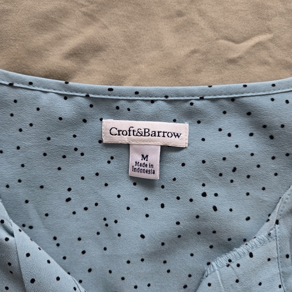 Croft & Barrow Women's Medium Blue Polka-Dotted Blouse - Picture 4 of 7